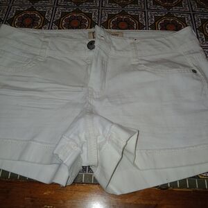 LEI Women's Cream Jean Shorts